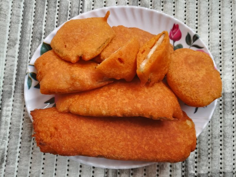 Vazhakkai Bajji Recipe, how to make bajji, Plantain Fritters, raw banana bajji