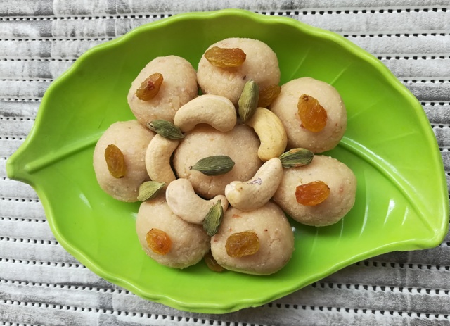 rava laddu recipe, how to make rava laddu recipe ? Sooji Ladoo, sweet recipes