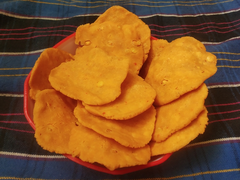 Thattai Vadai recipe – how to make thattai Murukku – Thattu vadai, Nippetu